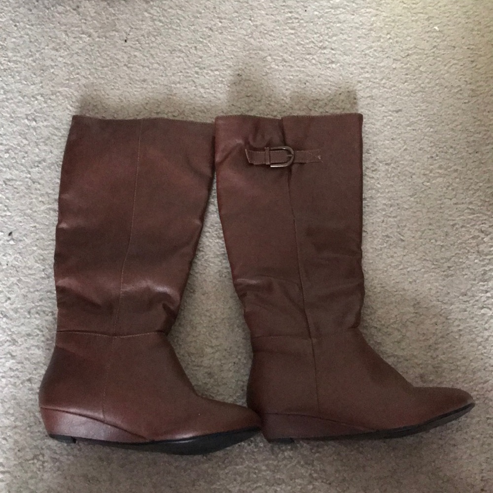 Wedge boots
